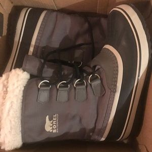 Sorel women’s winter carnival snow boot